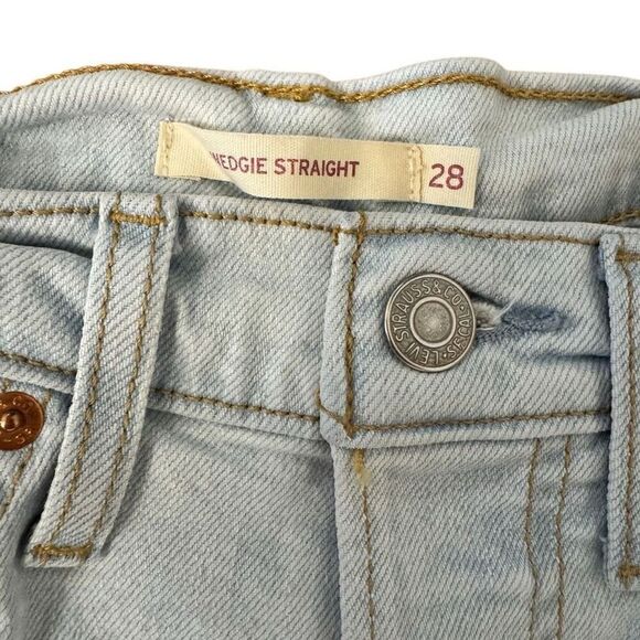 Levi’s Wedgie Straight Leg High Rise Jeans Button Fly Light Wash Size 28 - Picture 3 of 6